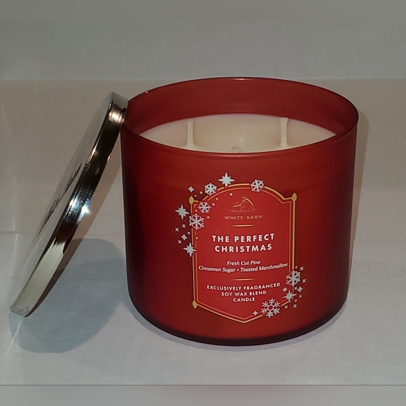 White Barn The Perfect Christmas 14.5 oz 3 wick candle - Picture 3 of 7